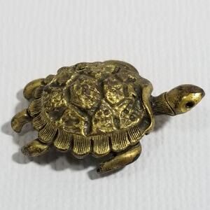Vintage brass tortoise brooch 1"x7/8"